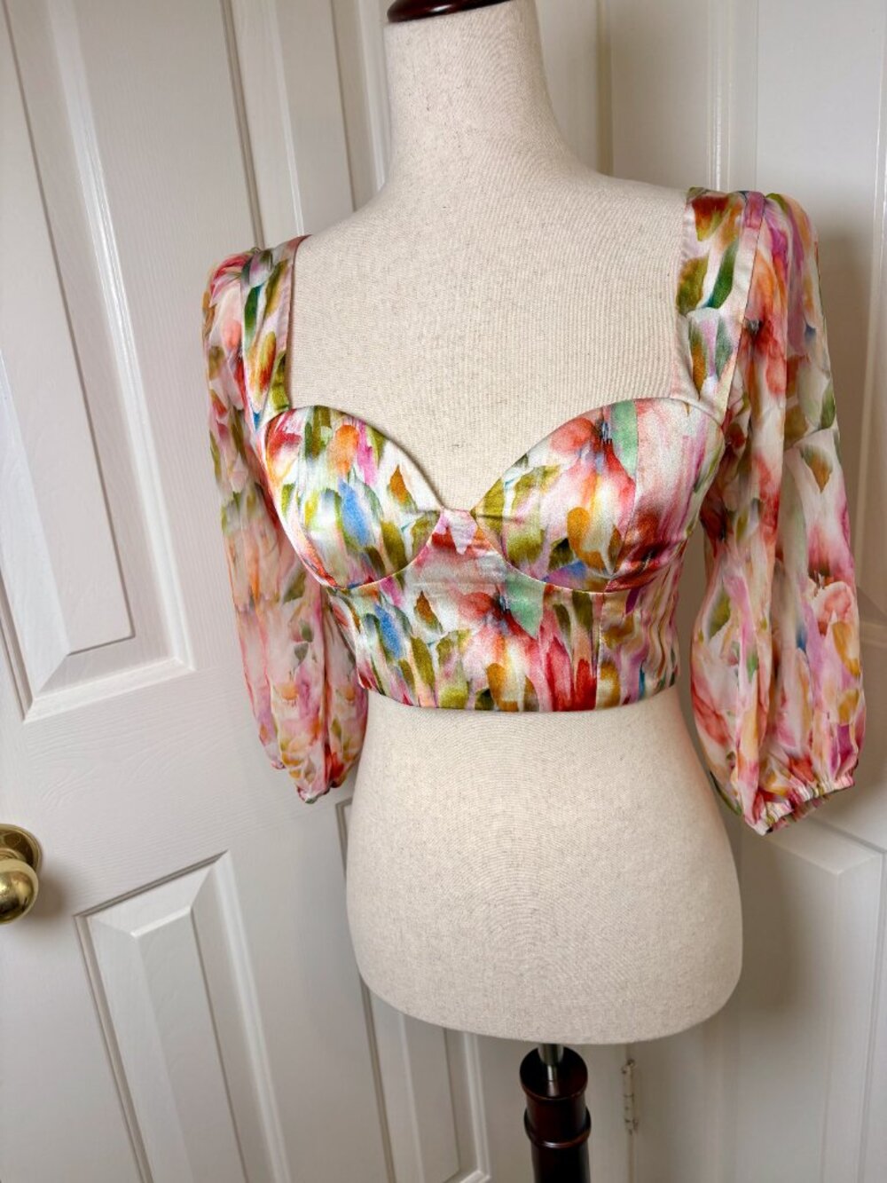 Marciano Guess Pink White Watercolor Satin Bustier Crop Top Sheer Sleeve Size 2 - Picture 3 of 10